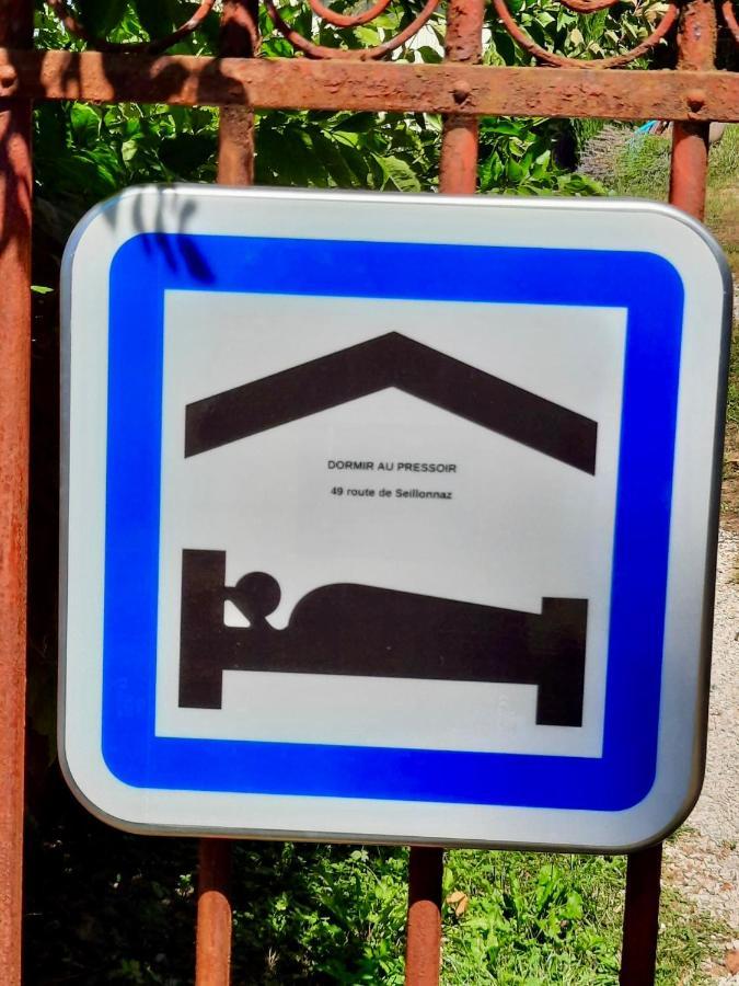 Dormir Au Pressoir Montagnieu  Eksteriør bilde